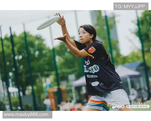 武汉飞盘队与重庆飞盘队赛后技术分析与战术复盘探讨